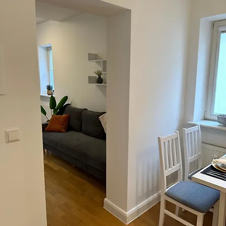 Bella - Business&family Ap 12, 100m Zum Konzerteingang Schloss, Parkplatz, Smarttv, Netflix, Waschmaschine, 24h Checkin, 36qm * Ludwigsburg