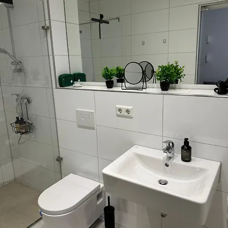 Lägenhet Bella - Business&family Ap 12, 100m Zum Konzerteingang Schloss, Parkplatz, Smarttv, Netflix, Waschmaschine, 24h Checkin, 36qm