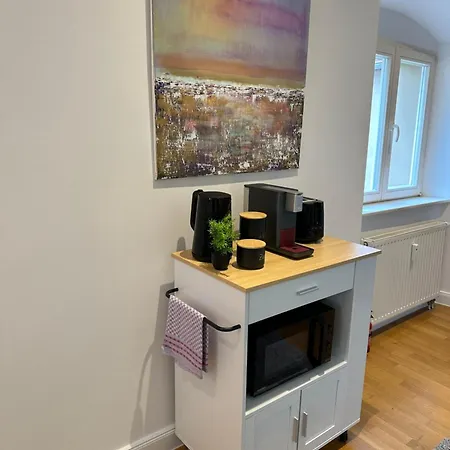 Lägenhet Bella - Business&family Ap 12, 100m Zum Konzerteingang Schloss, Parkplatz, Smarttv, Netflix, Waschmaschine, 24h Checkin, 36qm Ludwigsburg