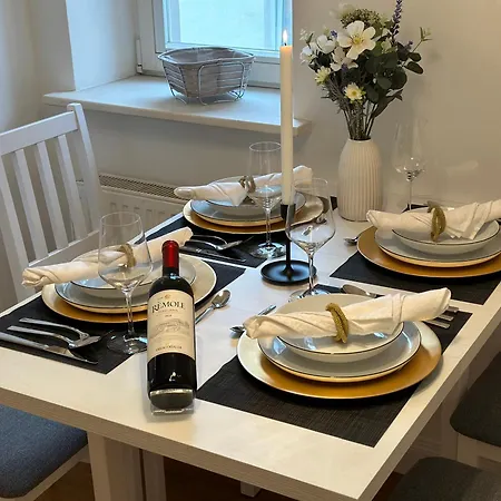 شقة Bella - Business&family Ap 12, 100m Zum Konzerteingang Schloss, Parkplatz, Smarttv, Netflix, Waschmaschine, 24h Checkin, 36qm *