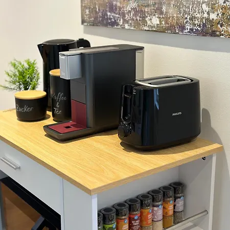Lägenhet Bella - Business&family Ap 12, 100m Zum Konzerteingang Schloss, Parkplatz, Smarttv, Netflix, Waschmaschine, 24h Checkin, 36qm