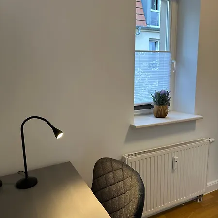 Bella - Business&family Ap 12, 100m Zum Konzerteingang Schloss, Parkplatz, Smarttv, Netflix, Waschmaschine, 24h Checkin, 36qm * Ludwigsburg