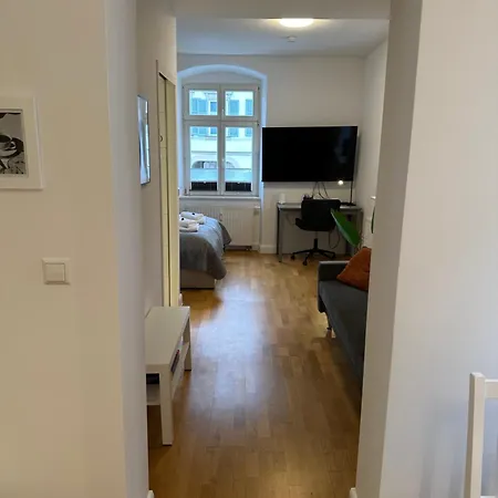 Bella - Business&family Ap 12, 100m Zum Konzerteingang Schloss, Parkplatz, Smarttv, Netflix, Waschmaschine, 24h Checkin, 36qm
