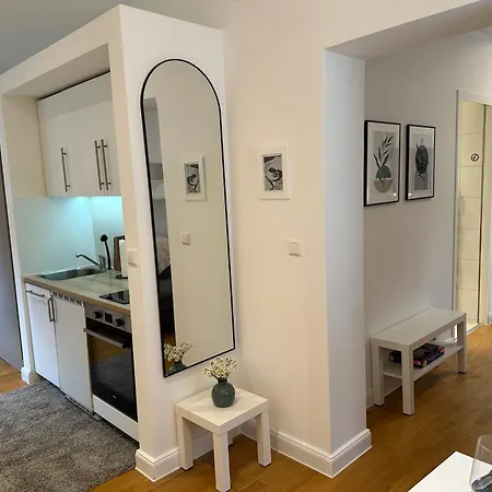 Bella Casa - Business&family, 100m Zum Konzerteingang Schloss, Parkplatz, Smarttv, Netflix, Waschmaschine, 24h Checkin, 36qm, Ap 12