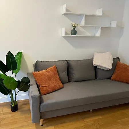 Bella Casa - Business&family, 100m Zum Konzerteingang Schloss, Parkplatz, Smarttv, Netflix, Waschmaschine, 24h Checkin, 36qm, Ap 12 *