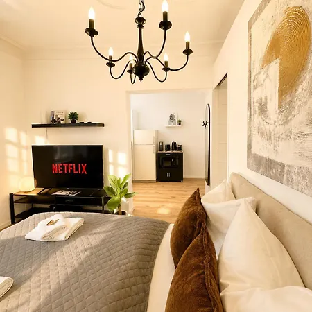 Bella - Business&family Ap 12, 100m Zum Konzerteingang Schloss, Parkplatz, Smarttv, Netflix, Waschmaschine, 24h Checkin, 36qm Lägenhet Ludwigsburg