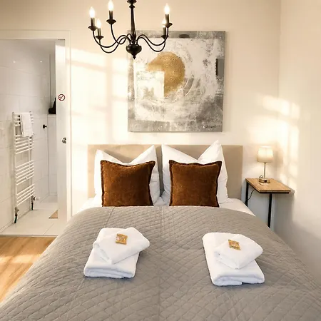 Bella - Business&family Ap 12, 100m Zum Konzerteingang Schloss, Parkplatz, Smarttv, Netflix, Waschmaschine, 24h Checkin, 36qm Lägenhet