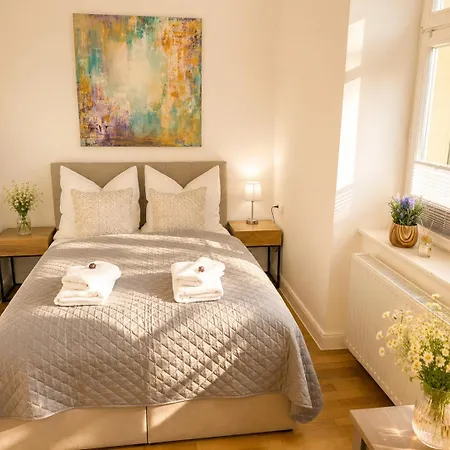 Ξενοδοχείο με διαμερίσματα Bella - Business&family Ap 12, 100m Zum Konzerteingang Schloss, Parkplatz, Smarttv, Netflix, Waschmaschine, 24h Checkin, 36qm 3*