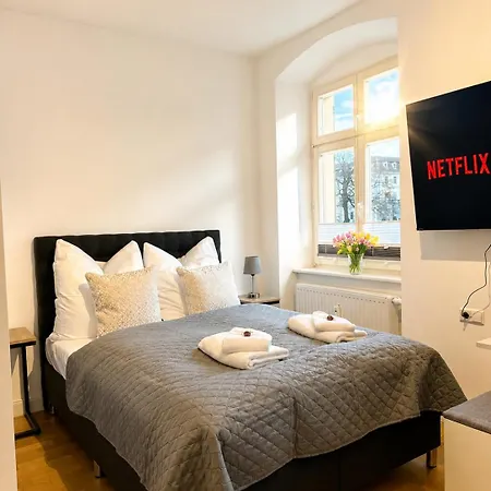 Ξενοδοχείο με διαμερίσματα Bella - Business&family Ap 12, 100m Zum Konzerteingang Schloss, Parkplatz, Smarttv, Netflix, Waschmaschine, 24h Checkin, 36qm