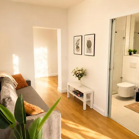 Bella - Business&family Ap 12, 100m Zum Konzerteingang Schloss, Parkplatz, Smarttv, Netflix, Waschmaschine, 24h Checkin, 36qm Λούντβιχσμπουργκ