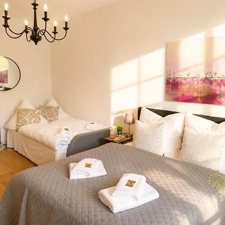 Bella - Business&family Ap 12, 100m Zum Konzerteingang Schloss, Parkplatz, Smarttv, Netflix, Waschmaschine, 24h Checkin, 36qm Λούντβιχσμπουργκ